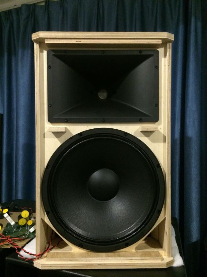 Skema Box Speaker JBL 18 Inch