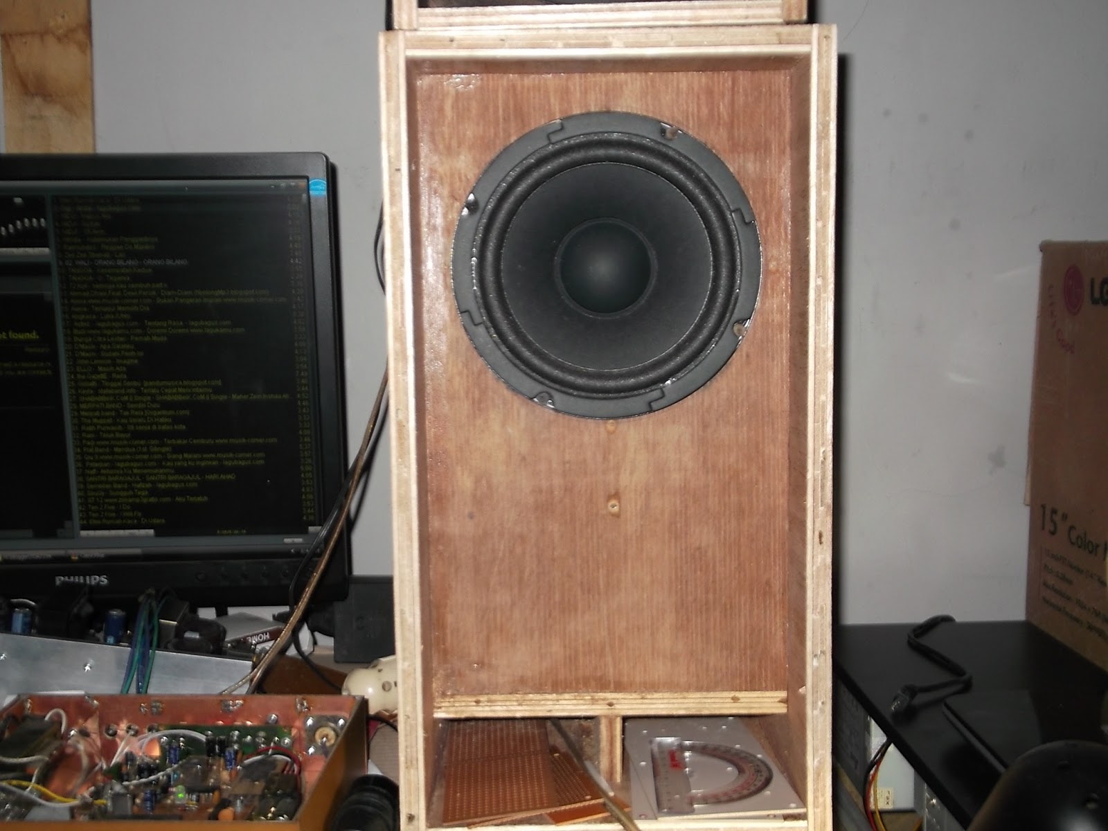 Box Speaker 6 Inch 3 Way
